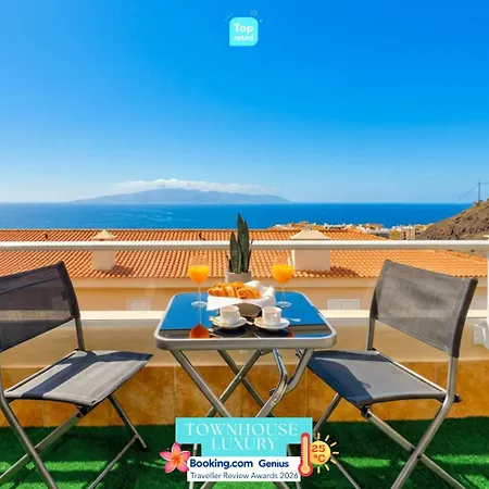 Townhouse Luxury - Relax With Stunning Sea Views Ferienhaus