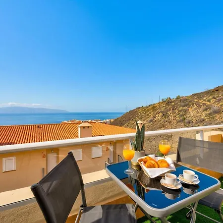 Townhouse Luxury - Relax With Stunning Sea Views Ferienhaus